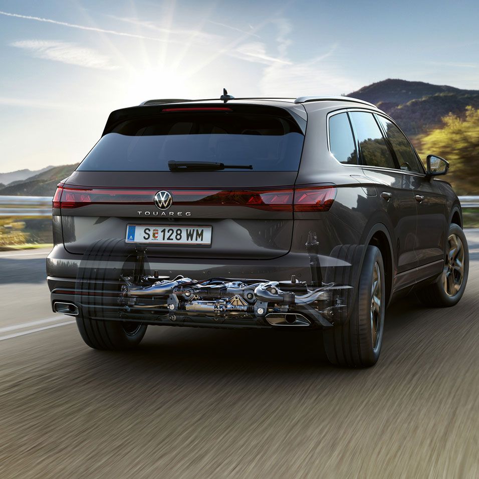 Grafik zeigt die aktive Wankstabilisierung vom VW Touareg.