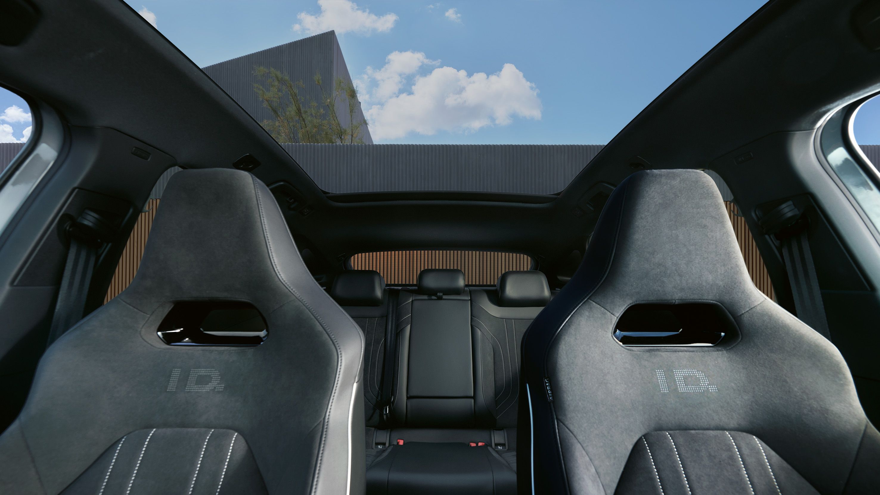 Panoramadach und Innenraum des VW ID.5