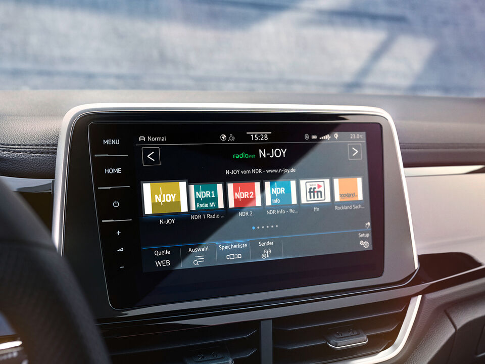 VW T-Roc Interieur, Detailansicht des Infotainment-Systems Discover Pro