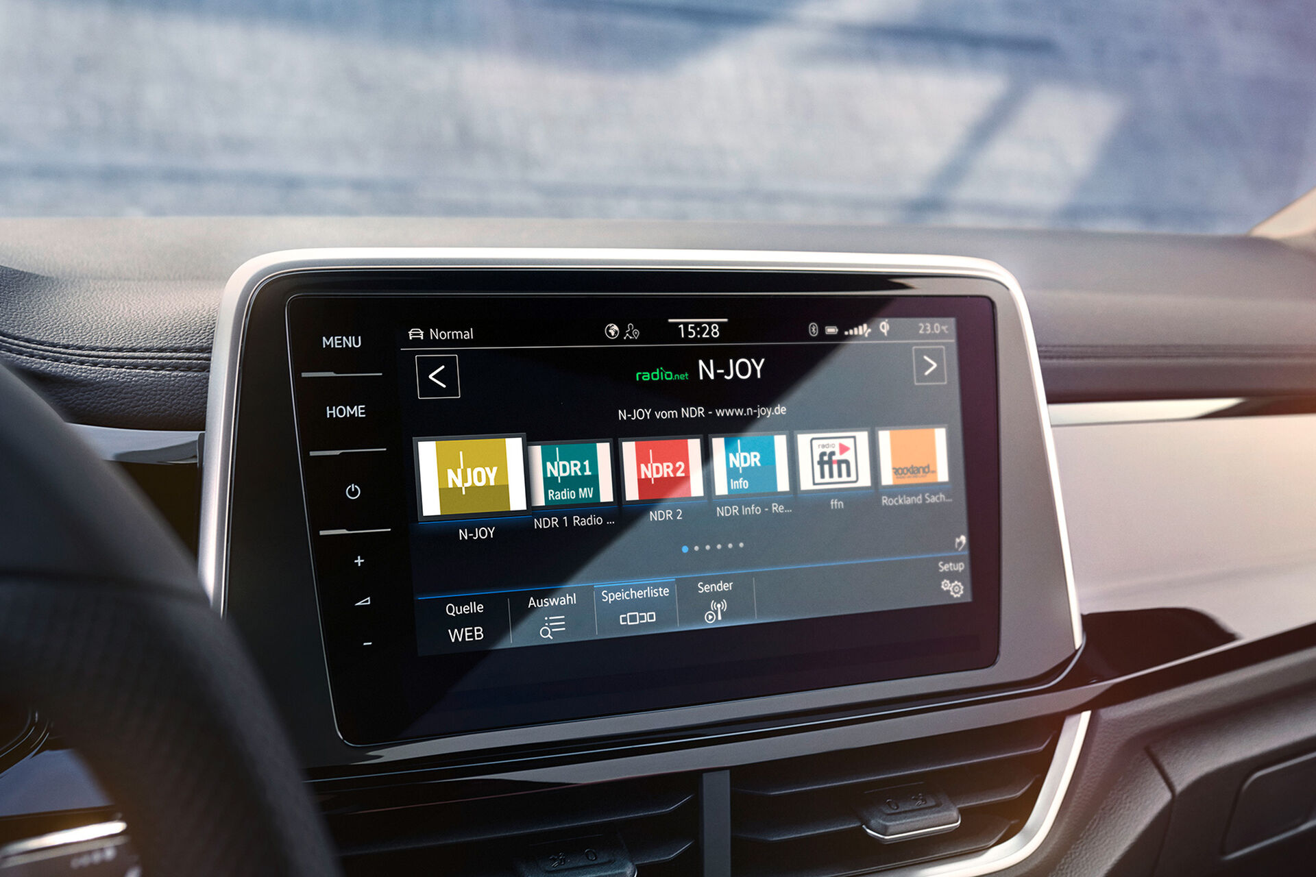 VW T-Roc Interieur, Detailansicht des Infotainment-Systems Discover Pro